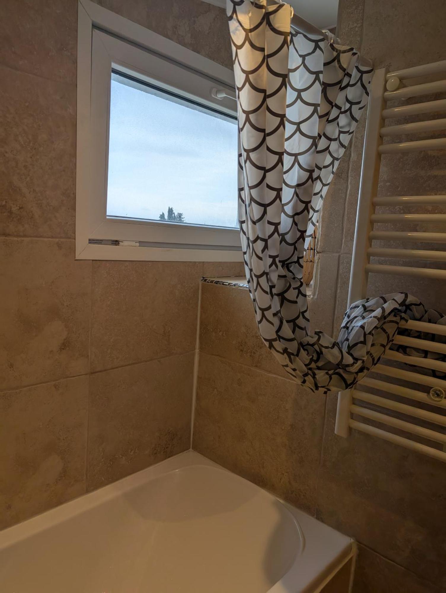 Independant Equipe Homestay